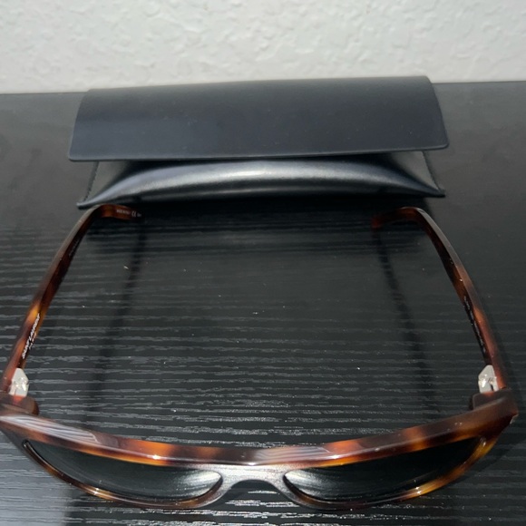 Saint Laurent Cat-Eye Sunglasses - Picture 8 of 8